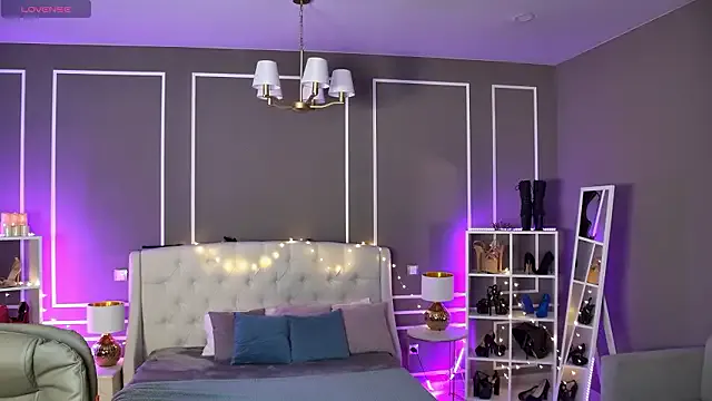 ElinaMotion from StripChat