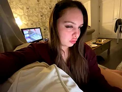 EllaStarrxxx from StripChat