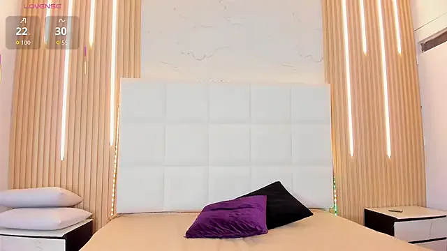 Elody_rousse from StripChat