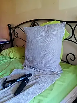 emiliemilf from StripChat