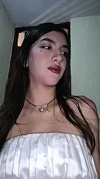 Emily-hottson from StripChat