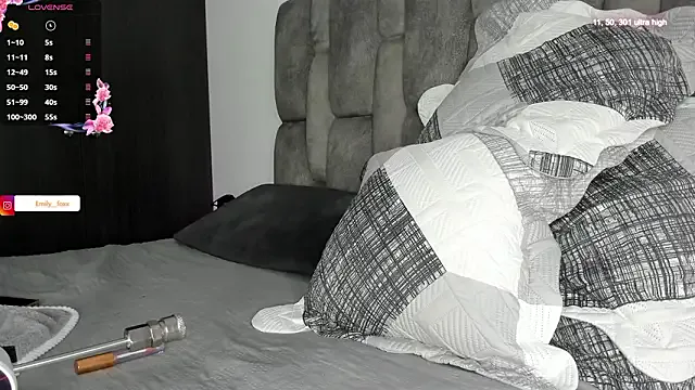 emily_fox1 from StripChat