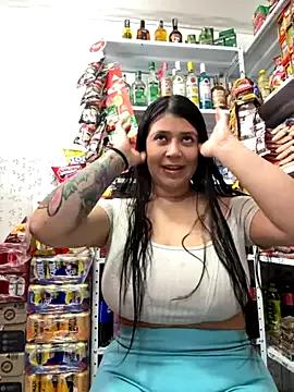 Admire hot camwhore Emilyjohanson emilyjohanson from StripChat