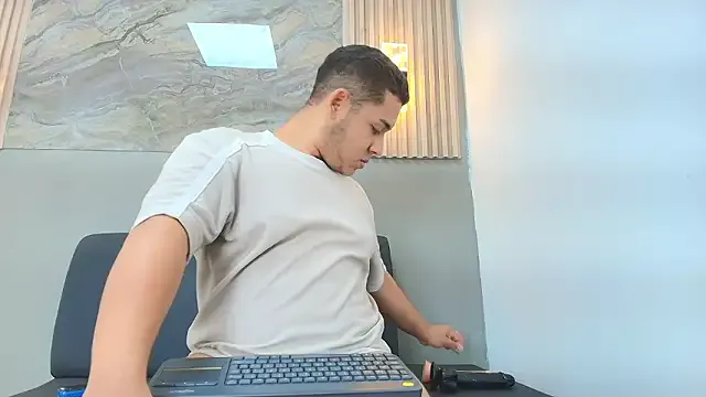 Erick_craig from StripChat