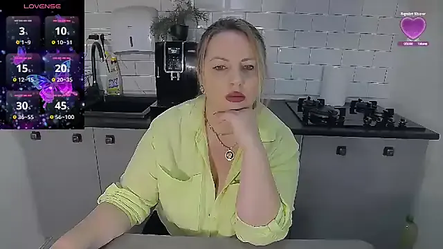 Explore Erikaerika, she wants to masturbate for you erikaerika from StripChat