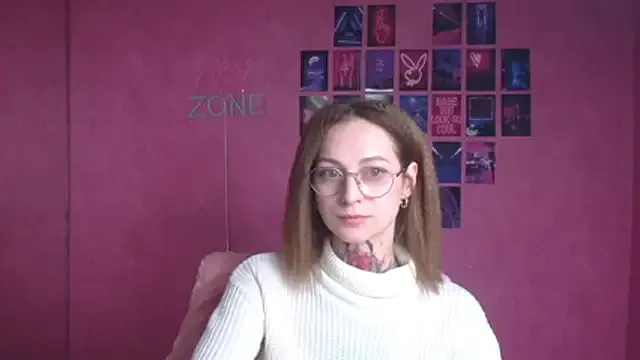 Explore Esmi_Winter, she wants to masturbate for you Esmi_Winter from StripChat