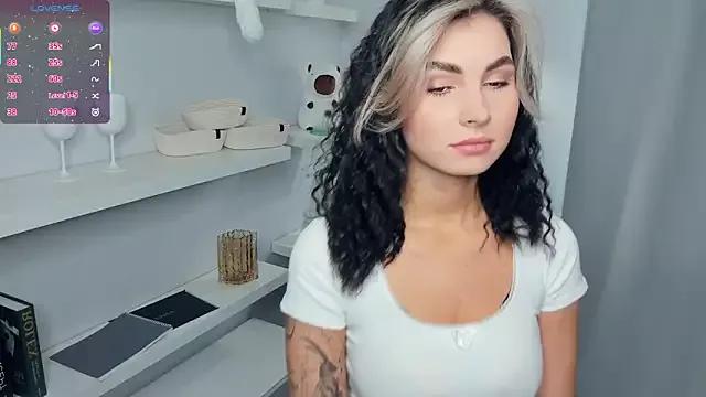 FeliciaKogen from StripChat