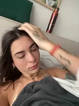 fer-nanda from StripChat