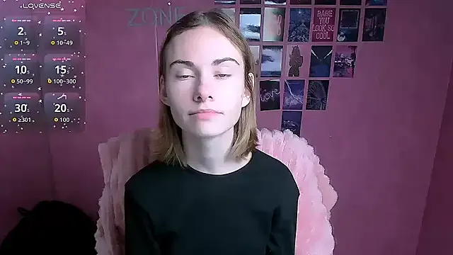 Curious Fiona_Night stripping down and cumming with her favorite toys Fiona_Night from StripChat