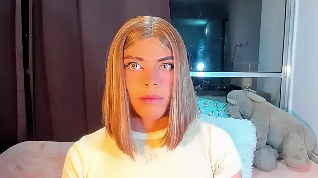 Flora_Minx from StripChat