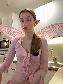 Sweet FriendlyFire_18 wants you to fuck her body now FriendlyFire_18 from StripChat