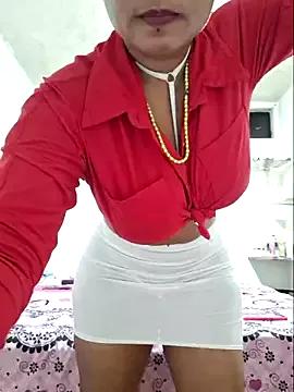 Discover hot camwhore Gatadeojosclaros gatadeojosclaros from StripChat