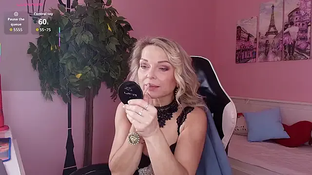 Gloria_Lovely from StripChat