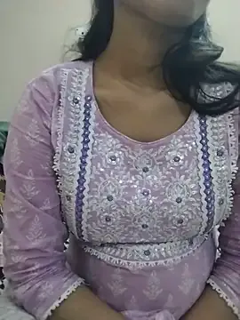 Glowing__queen from StripChat