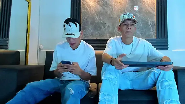 Golden_princess from StripChat