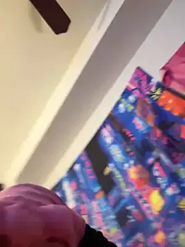 Goldenmami from StripChat