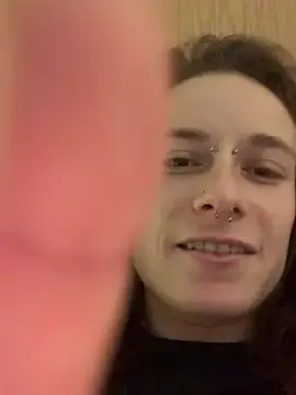 GoldenPussy1329 from StripChat