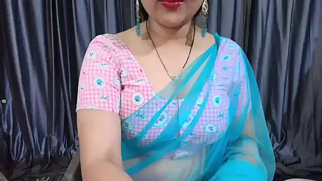 The amazing Goldiwets - sexy webcamslut ready to masturbate goldiwets from StripChat