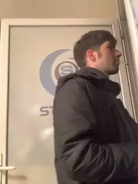 GuillaumebeauZizi from StripChat