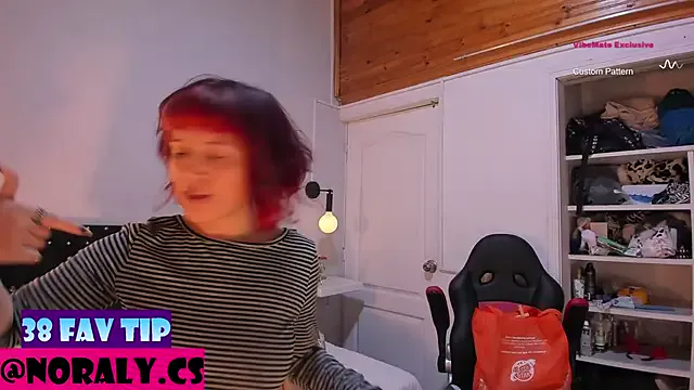 hey_noraly from StripChat