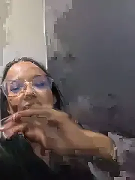 Hiarahmoon from StripChat