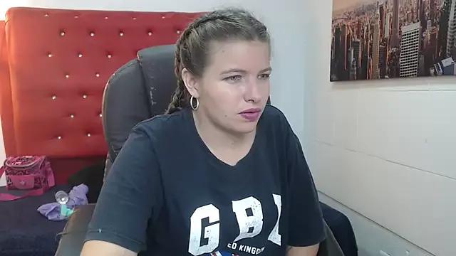 Sweet Hills_Mia wants you to fuck her body now Hills_Mia from StripChat