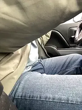 Bicurious wildness: Hintly gets uncovered while touching her beaver on webcam hintly from StripChat