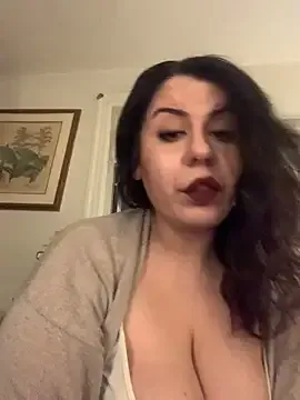 Bicurious craziness: Holyeroticss gets au naturel while rubbing her clitoris on video holyeroticss from StripChat