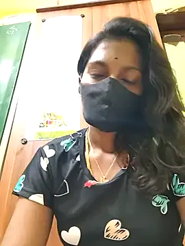 Honey_rosetamil from StripChat