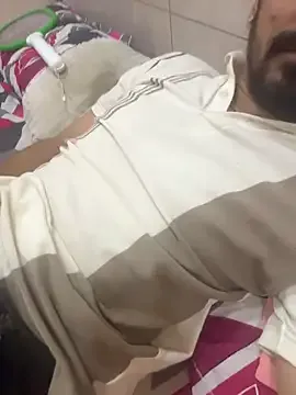 hornyguy271192 from StripChat