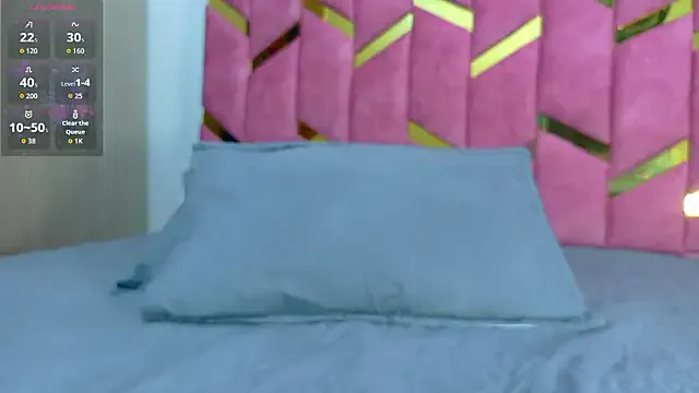 hornyhousekeeper_ from StripChat