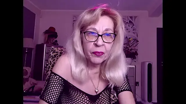 HornyMilf_555 from StripChat