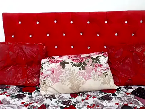 HornySnowie from StripChat