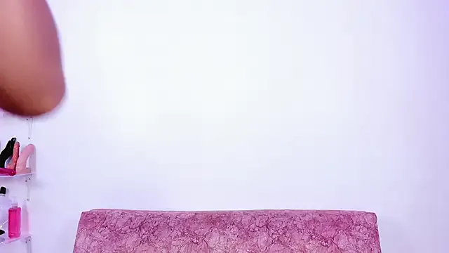 Explore Hot_nolimits_top, she wants to masturbate for you Hot_nolimits_top from StripChat