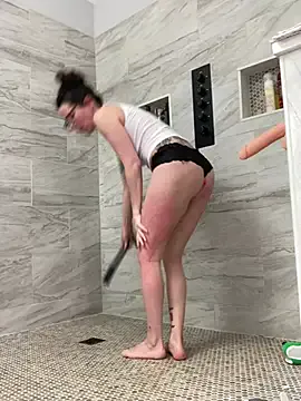 HotMomBod from StripChat