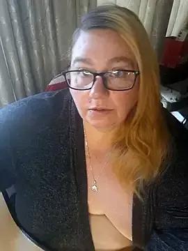 Iceprincess2bad4u from StripChat