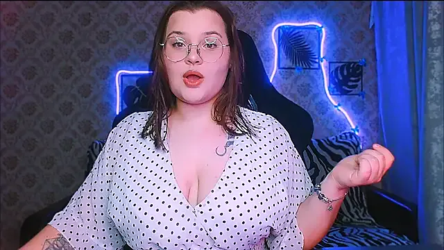 InLoveWithLife26 from StripChat