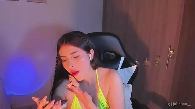 iriswest_ on StripChat 