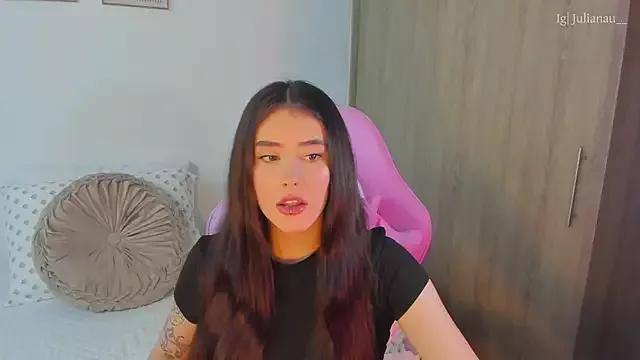 iriswest_ on StripChat 