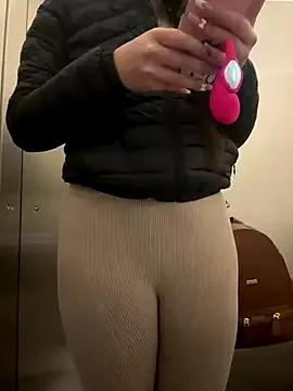 Masturbate to StripChat's Isabella21_ Isabella21_ from StripChat