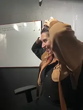 Isabella_Varella from StripChat