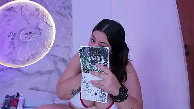 JulietaKane from StripChat