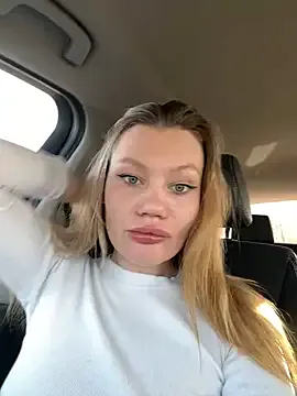 justmilaa from StripChat