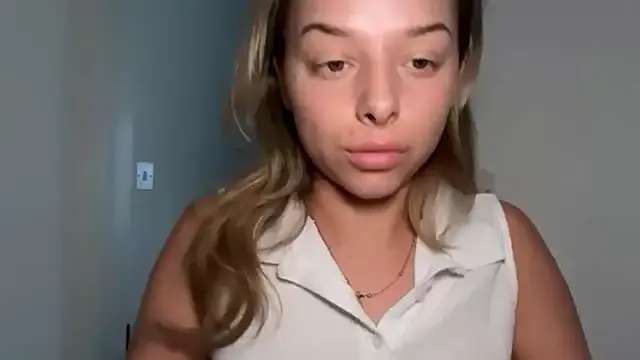 KayleeBella from StripChat