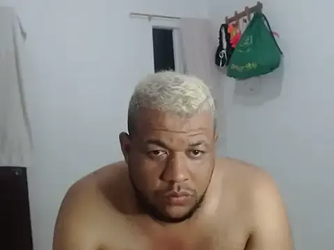 StripChat's King_queen25 - curiosity free camwhore to energize all your wishes King_queen25 from StripChat