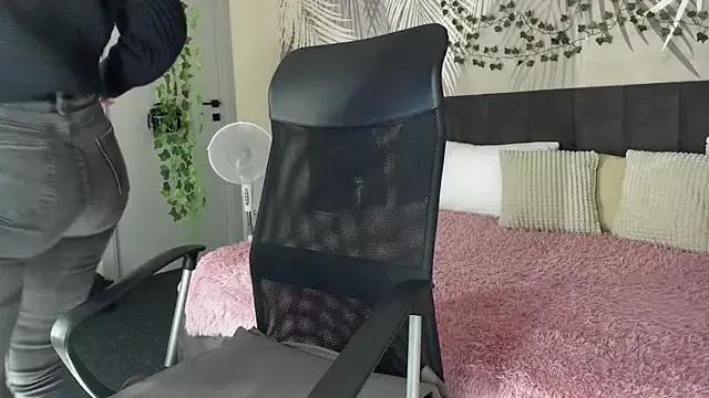 Naked Kira_Key from StripChat Kira_Key from StripChat