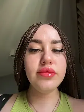 KiraSunshine from StripChat