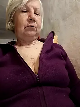 KlaudiaDarling from StripChat