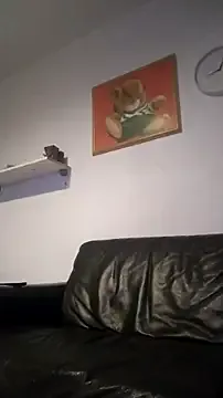 Knuffelstaaff123 on StripChat