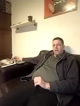 Knuffelstaaff123 on StripChat